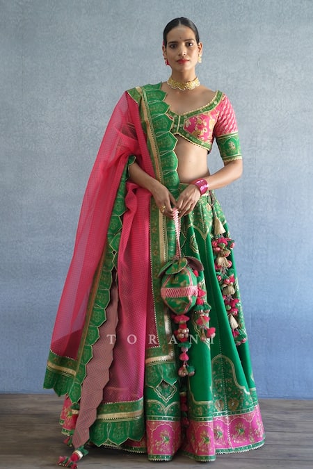 Buy Torani Green Tassels Rang Naaz Iqra Potli Buy_Torani_Green Tassels Rang Naaz Iqra Potli