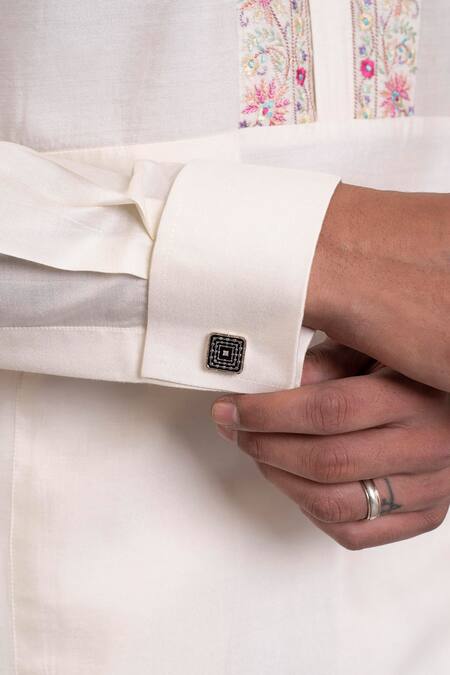 Buy_Raghavendra Rathore Jodhpur_Off White Silk Thread Embroidered Kurta _Online_at_Aza_Fashions