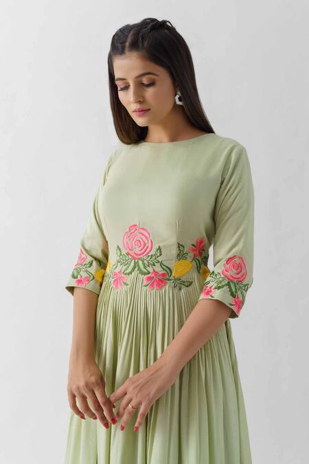 Buy_Suruchi Parakh_Green Cotton Silk, Lining Shantoon Thread Round Embroidered Anarkali_Online_at_Aza_Fashions