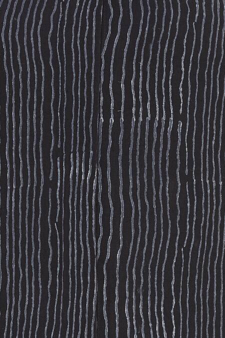 Urvashi Kaur_Black Cotton Mandarin Collar Block Print Striped Kurta _at_Aza_Fashions