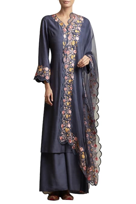 Sue Mue Embroidered Kurta Set with Scalloped Dupatta 