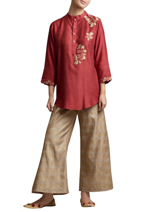 Sue Mue Embroidered Tunic with Floral Motifs 