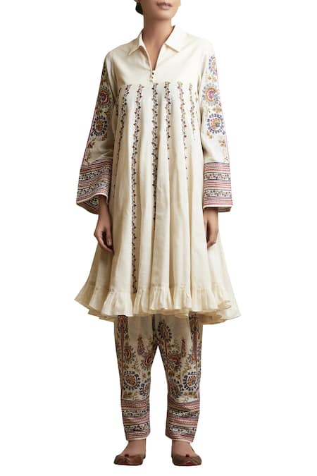 Sue Mue Embroidered Kurta and Pants 