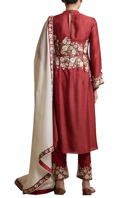 Shop_Sue Mue_Red Embroidered Kurta Set _at_Aza_Fashions