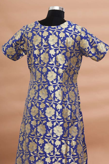 Shop_Khwaab By Sanjana Lakhani_Blue V-neck Flared Woven Floral Kurta _Online_at_Aza_Fashions