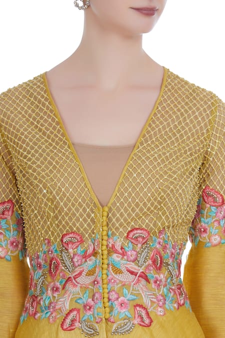 Incheetape_Yellow Silk Linen Embroidered Thread And Stone Work V Neck Kurta Set _at_Aza_Fashions