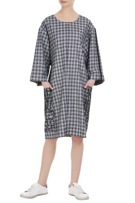 Buy Two Point Two Grey Checkered Print Oversized Dress at Aza Fashions Buy_Two Point Two_Grey Checkered Print Oversized Dress_at_Aza_Fashions