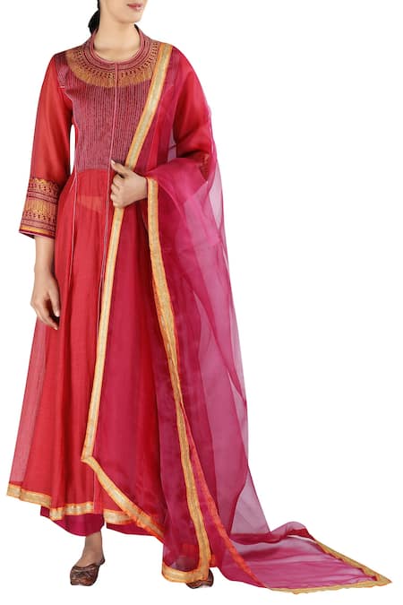Latha Puttanna Threadwork Embroidered Kurta Set With Dupatta 