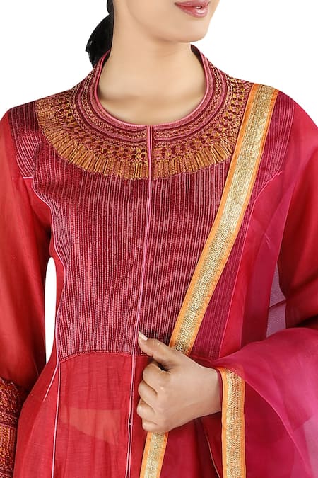 Buy_Latha Puttanna_Red Chanderi Thread Work Round Neck Embroidered Kurta Set With Dupatta _Online_at_Aza_Fashions