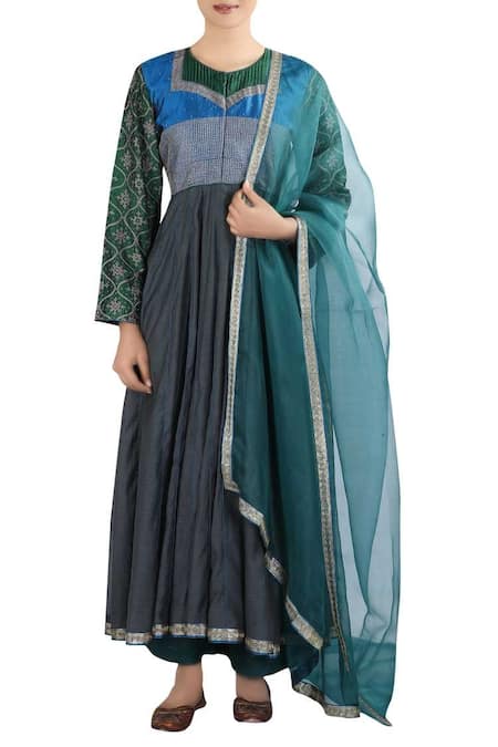 Latha Puttanna Chanderi embroidered kurta set with dupatta 