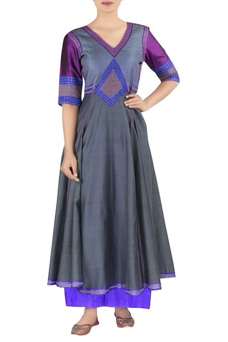 Latha Puttanna_Grey Silk Thread Work V Neck Embroidered Chanderi Anarkali Set _Online_at_Aza_Fashions