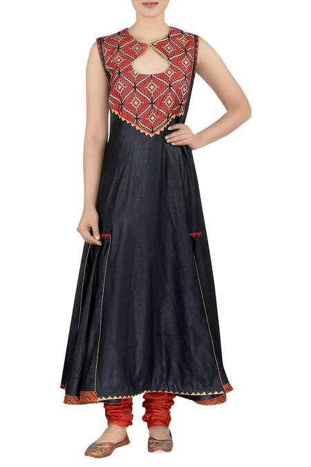 Latha Puttanna_Grey Silk Thread Work Keyhole Round Neck Embellished Anarkali Set _Online_at_Aza_Fashions