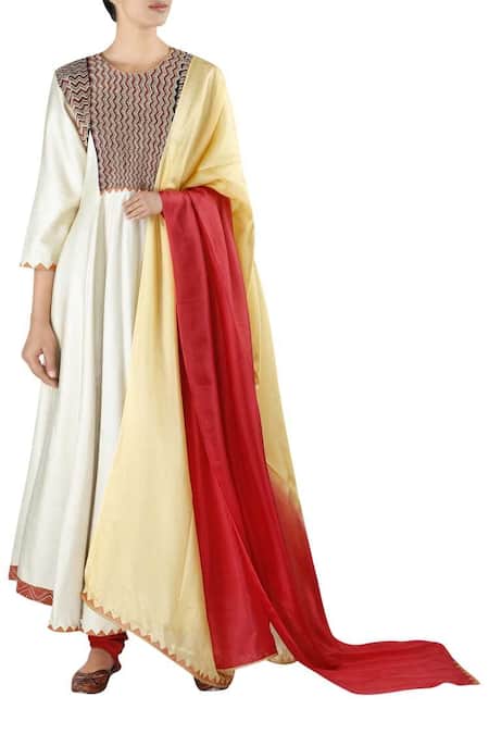 Latha Puttanna Embellished kurta set 