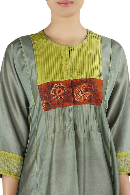 Buy_Latha Puttanna_Grey Chanderi Thread Work Round Neck Anarkali With Pant _Online_at_Aza_Fashions