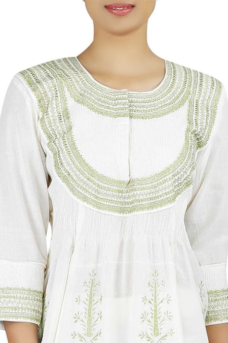 Buy_Latha Puttanna_White Chanderi Thread Work Round Neck Pintuck Kurta With Pant _Online_at_Aza_Fashions
