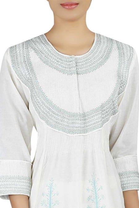 Buy_Latha Puttanna_Blue Chanderi Thread Work Round Neck Anarkali Set _Online_at_Aza_Fashions