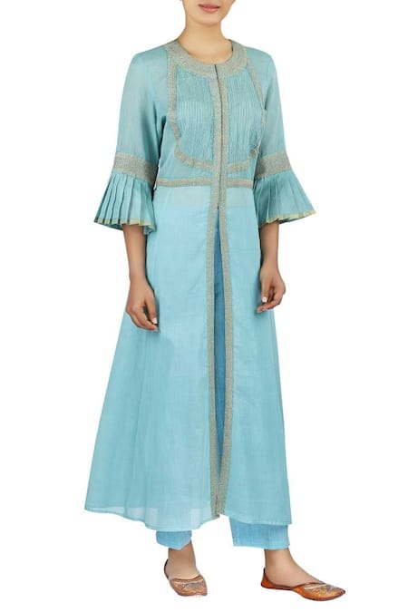 Latha Puttanna Embroidered chanderi cutout back kurta with pants 