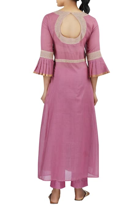 Latha Puttanna Chanderi Back Cutout Kurta Set 