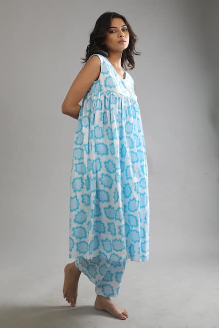 Buy_Khat_White Poplin, Cotton V-neck Flower Print Gathered Kurta And Pant Set _Online_at_Aza_Fashions