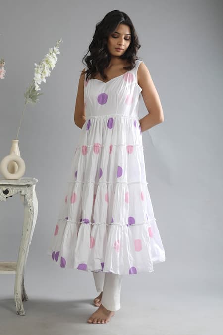 Buy_Khat_White Poplin, Cotton Sweetheart Neck Tiered Polka Pattern Kurta And Pant Set _Online_at_Aza_Fashions