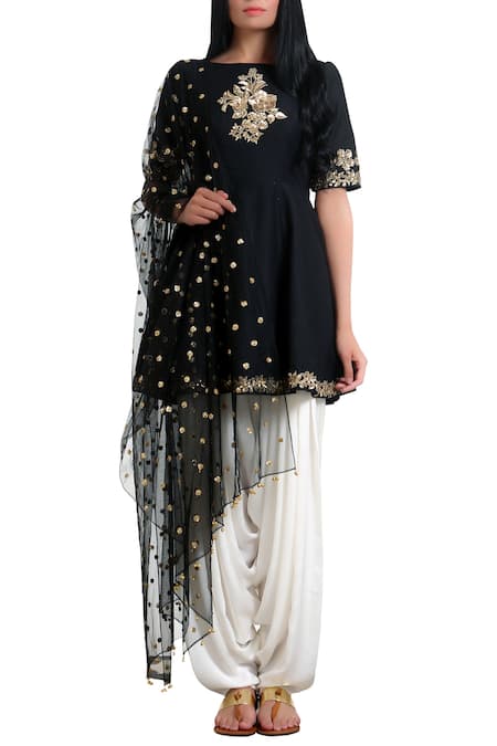 Ranian Embellished Kurta Dhoti Pant Set 