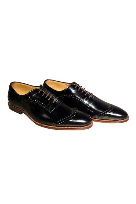 Buy_Artimen_Black Plain Handcrafted Pure Leather Brogues _Online_at_Aza_Fashions