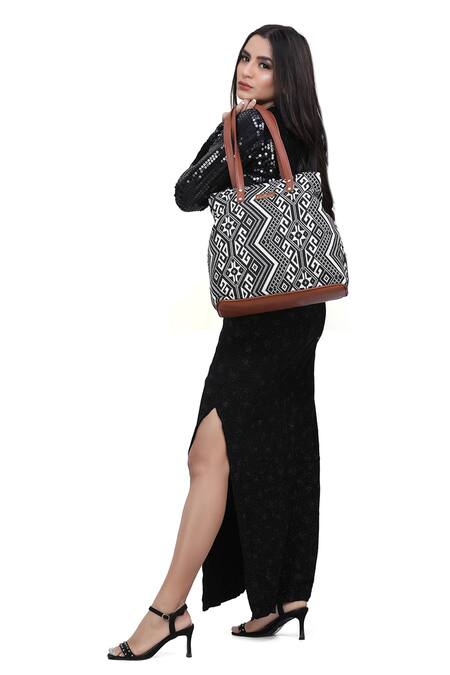 Buy_NR By Nidhi Rathi_Black Woven Jacquard Bag