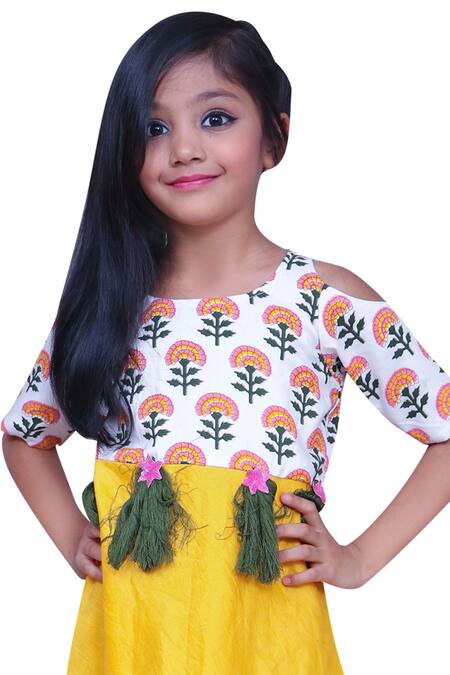 Kirti Agarwal - Pret N Couture White Cotton, Chanderi Tassels Printed Kurta Online at Aza Fashions Kirti Agarwal - Pret N Couture_White Cotton, Chanderi Tassels Printed Kurta _Online_at_Aza_Fashions