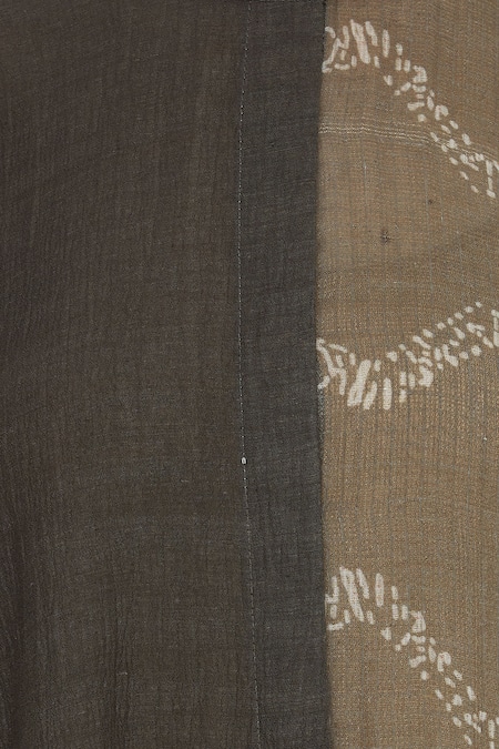 Urvashi Kaur_Gray Kota Doria Mandarin Collar Shibori Pattern Oversized Shirt _at_Aza_Fashions