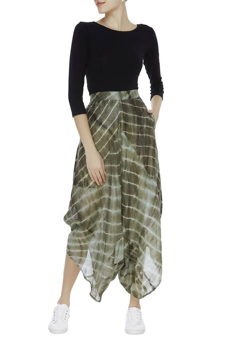 Urvashi Kaur Green Linen Embroidered Beads Round Leheriya Dyed Dhoti Pants 