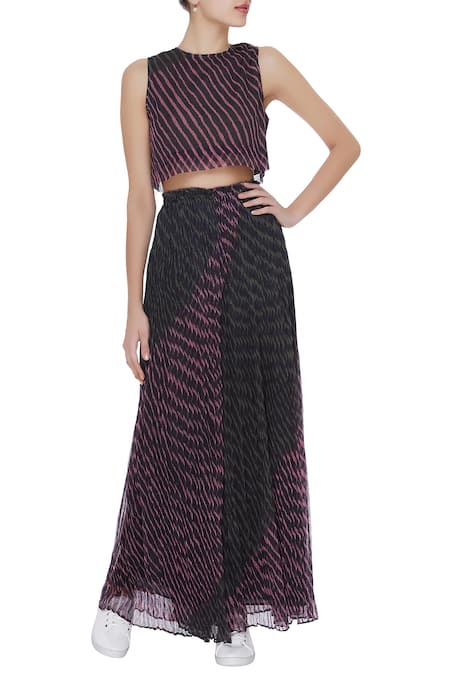 Urvashi Kaur Leheriya Wave Dyed Pleated Skirt 