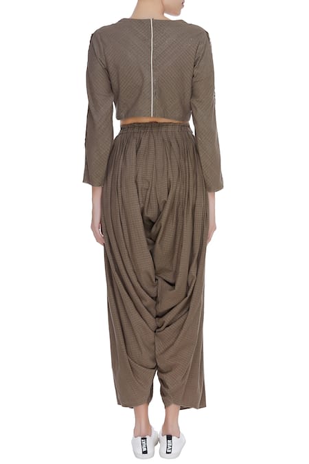 Urvashi Kaur Checkered Round Neck Crop Top 