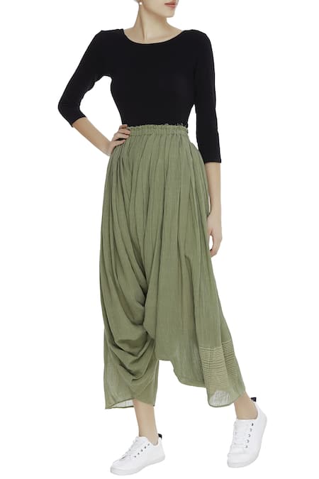 Urvashi Kaur Pleated draped cotton pants 