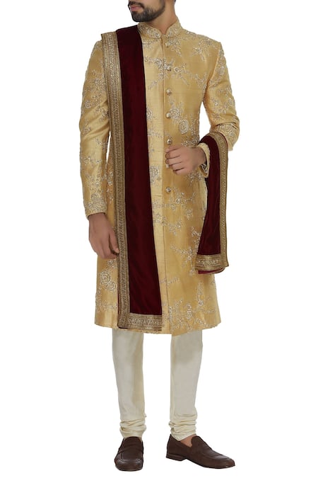 Kommal Sood Embroidered sherwani with velvet stole 