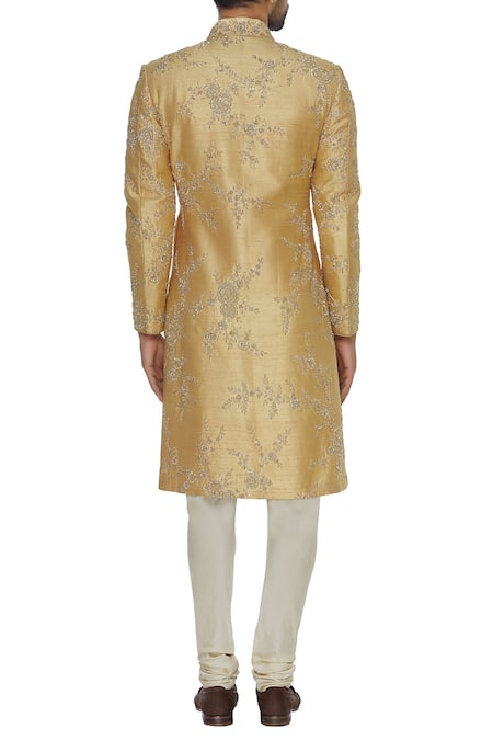 Kommal Sood Embroidered sherwani with velvet stole 
