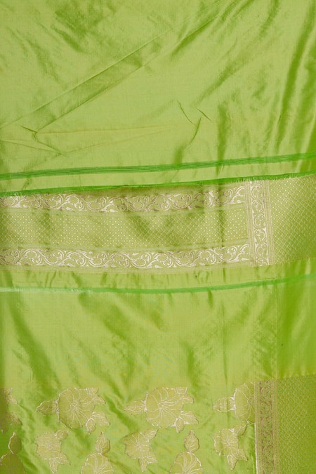 Sailesh Singhania_Green Handwoven Pure Mulberry Silk Saree_at_Aza_Fashions