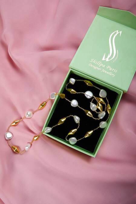 Buy_Shillpa Purii Designer Jewellery_Gold Plated Shell Pearl Necklace _Online_at_Aza_Fashions
