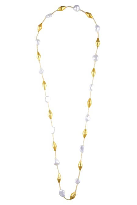 Shillpa Purii Shell pearl necklace 