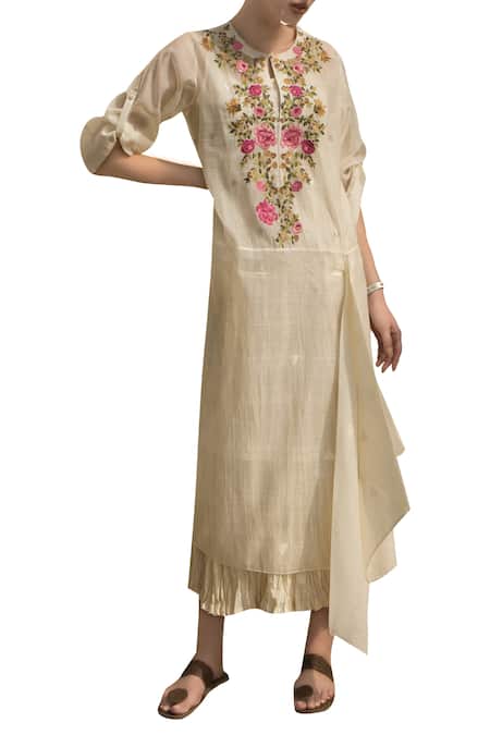 Prama By Pratima Pandey Floral embroidered kurta with crushed inner 