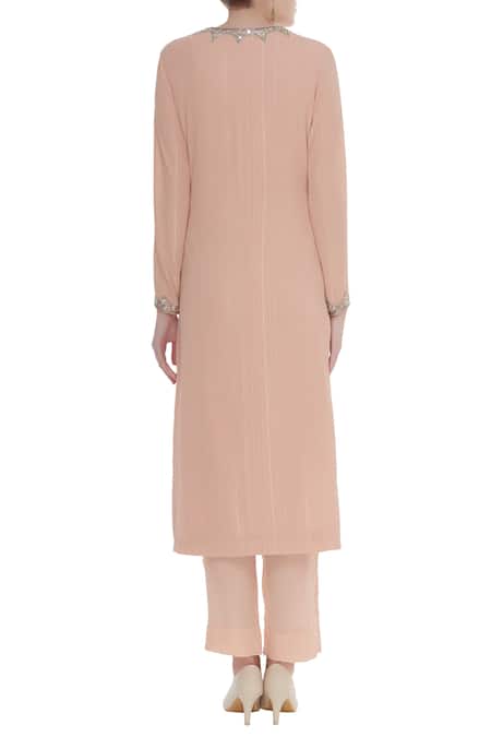 Priyanka Singh Embroidered straight fit kurta set 