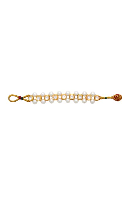 𝙔𝙤𝙪 𝙙𝙚𝙨𝙞𝙜𝙣, 𝙒𝙚 𝙢𝙖𝙠𝙚 🤗 on Instagram: “Golden Pearl bracelet..  Size is adjustable. 🔹️Price - 100 + 30 … | Delicate bracelet, Pearl  bracelet, Pearls