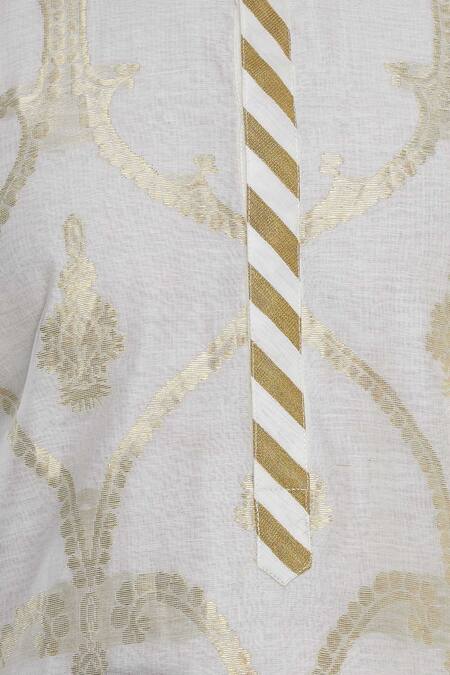 Rar Studio Off White Mughal Jaal Embroidered Kurta Set at Aza Fashions Rar Studio_Off White Mughal Jaal Embroidered Kurta Set_at_Aza_Fashions