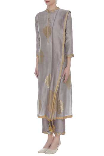 Rar Studio Grey Peacock Motif Round Buta Kurta Set Online at Aza Fashions Rar Studio_Grey Peacock Motif Round Buta Kurta Set_Online_at_Aza_Fashions