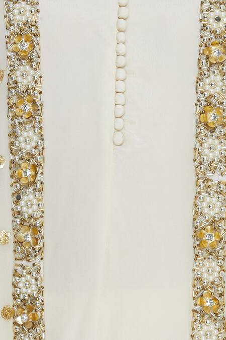 Nidhika Shekhar_Off White Georgette Embroidery Round Side Draped Kurta Set With Cape _at_Aza_Fashions