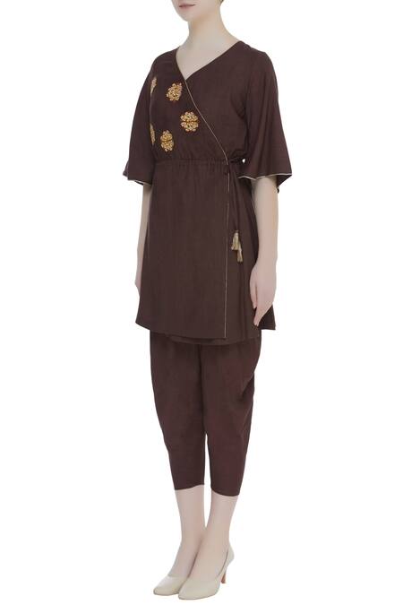 Buy_Bohame_Brown Silk Thread V Neck Embroidered Kurta Set_Online_at_Aza_Fashions