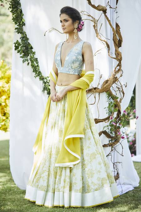Shop Varun Bahl Yellow Chanderi Silk Lehenga Set at Aza Fashions Shop_Varun Bahl_Yellow Chanderi Silk Lehenga Set_at_Aza_Fashions