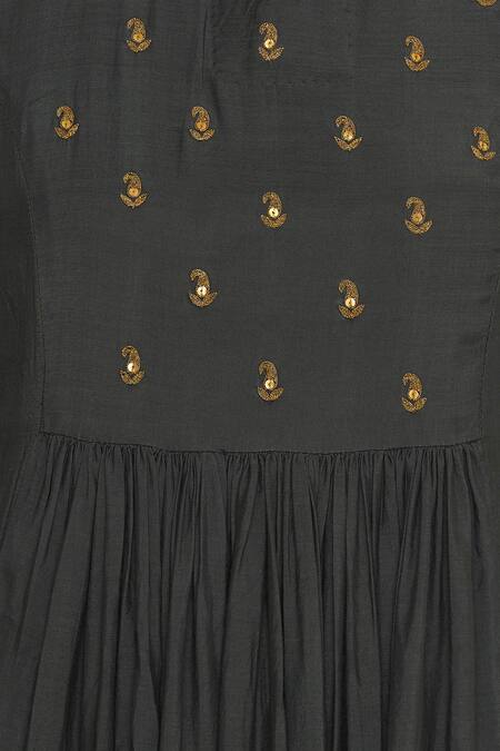 Sagaa By Vanita_Black Silk Sequin Embroidery Keyhole Dabka Kurta Set _at_Aza_Fashions