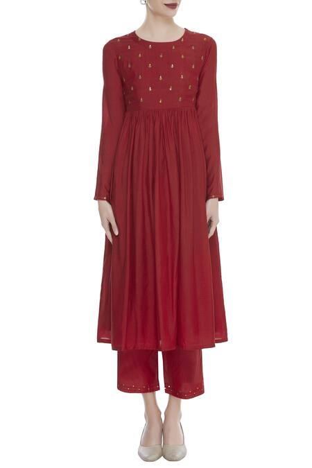 Buy_Sagaa By Vanita_Red Silk Embroidered Round Neckline Kurta Set_Online_at_Aza_Fashions