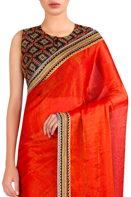 Buy_LATHA PUTTANNA_Red Silk Thread Round Neck Hand Embroidered Saree With Blouse_Online_at_Aza_Fashions