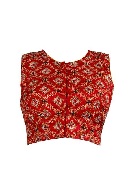 LATHA PUTTANNA_Green Silk, Banarasi Round Neck Hand Embroidered Saree With Blouse_Online_at_Aza_Fashions